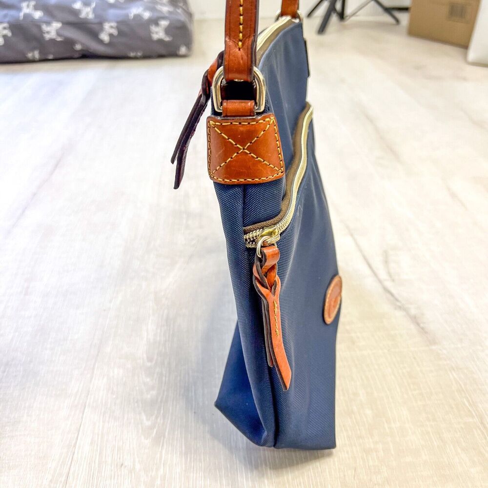 Dooney and Bourke Nylon Cross Body Bag Navy Blue with Red Lining - Picture 7 of 16